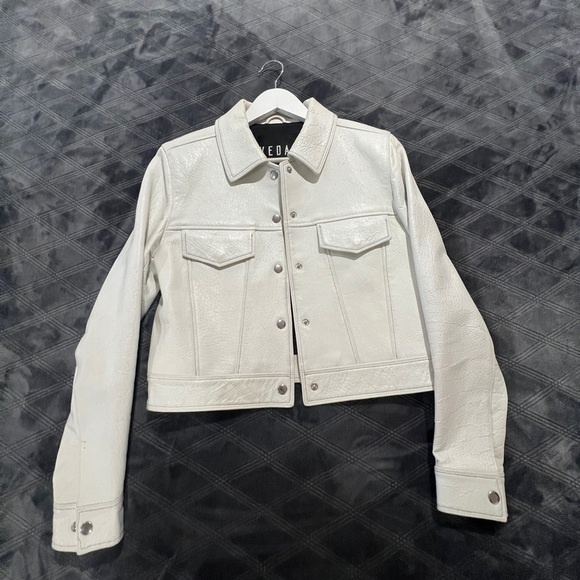 VEDA Women's White Grained Leather Snap ClosureMotorcycle Jacket Size S